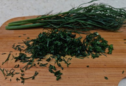 Фото шага рецепта Бутерброды со шпротами и огурцом 176171 шаг 6  