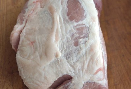 Фото шага рецепта Буженина с чесноком 174790 шаг 1  