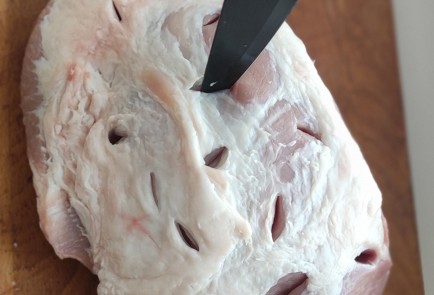 Фото шага рецепта Буженина с чесноком 174790 шаг 2  