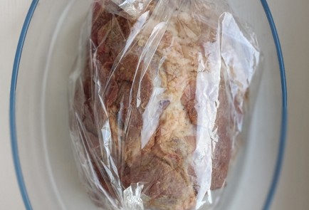 Фото шага рецепта Буженина с чесноком 174790 шаг 7  