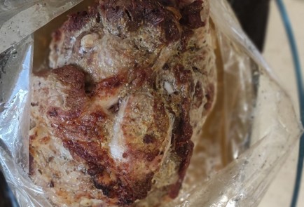 Фото шага рецепта Буженина с чесноком 174790 шаг 8  