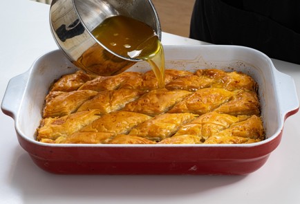 Фото шага рецепта Быстрая домашняя пахлава 173696 шаг 14