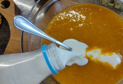 Фото шага рецепта Быстрая коврижка из варенья 175700 шаг 7  