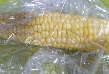 Фото шага рецепта Кукуруза  рецепт в микроволновке 189727 шаг 5  