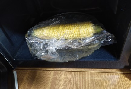 Фото шага рецепта Кукуруза  рецепт в микроволновке 189727 шаг 6  