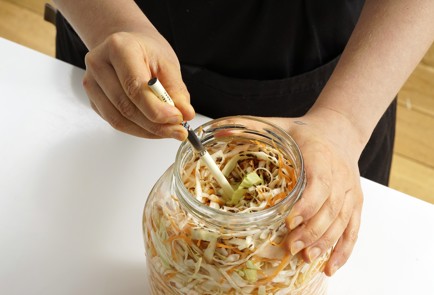 Фото шага рецепта Быстрая квашеная капуста 152698 шаг 9  