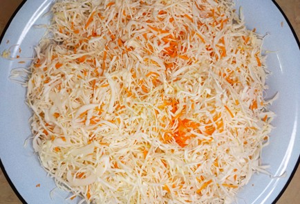 Фото шага рецепта Быстрая маринованная капуста 188379 шаг 6