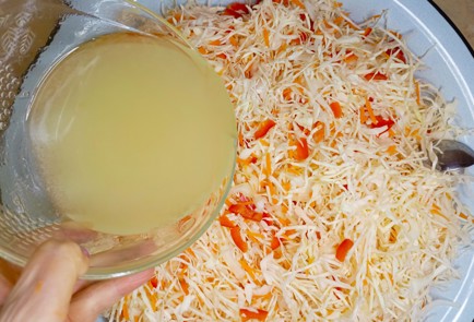 Фото шага рецепта Быстрая маринованная капуста 188379 шаг 9