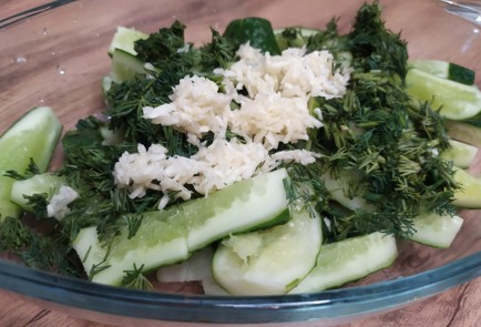 Фото шага рецепта Быстрая закуска из огурцов 189161 шаг 5  