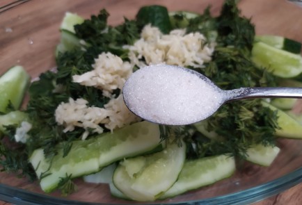 Фото шага рецепта Быстрая закуска из огурцов 189161 шаг 7  