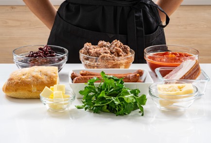 Фото шага рецепта Быстрое кассуле из консервированной фасоли 176119 шаг 1  