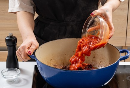 Фото шага рецепта Быстрое кассуле из консервированной фасоли 176119 шаг 7  