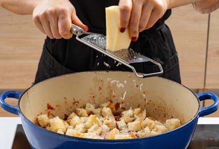 Фото шага рецепта Быстрое кассуле из консервированной фасоли 176119 шаг 9  