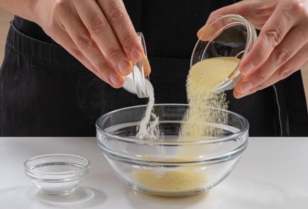 Фото шага рецепта Быстрые сырники в духовке 175102 шаг 3  