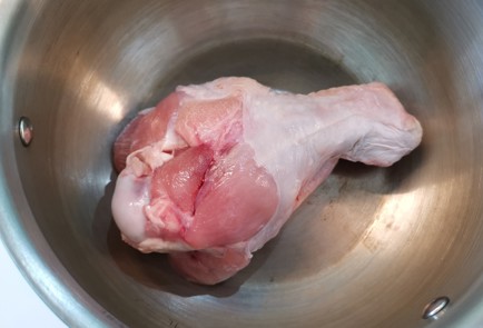 Фото шага рецепта Вкусный бульон из индейки 189647 шаг 1  