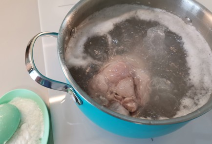 Фото шага рецепта Вкусный бульон из индейки 189647 шаг 3  