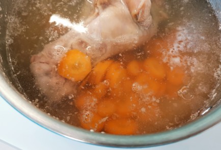 Фото шага рецепта Вкусный бульон из индейки 189647 шаг 5  