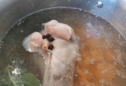 Фото шага рецепта Вкусный бульон из индейки 189647 шаг 7  