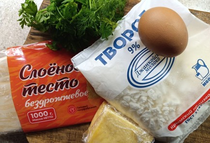 Фото шага рецепта Быстрый хачапури на слоеном тесте 190612 шаг 1  