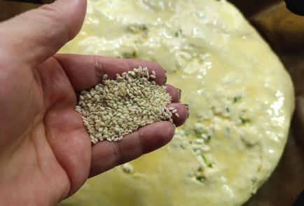 Фото шага рецепта Быстрый хачапури на слоеном тесте 190612 шаг 17  