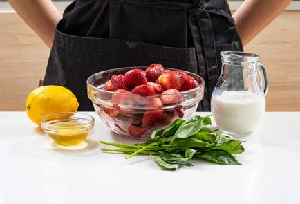 Фото шага рецепта Быстрый клубничный щербет 189260 шаг 1  