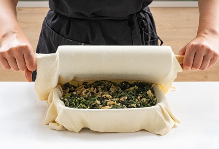 Фото шага рецепта Быстрый крапивный пирог 186375 шаг 9