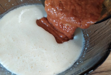 Фото шага рецепта Быстрый пирог с абрикосовым пюре 189386 шаг 5  