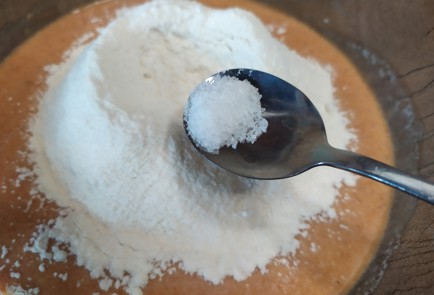 Фото шага рецепта Быстрый пирог с абрикосовым пюре 189386 шаг 8  