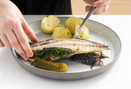 Фото шага рецепта Быстрый рецепт скумбрии в духовке 140919 шаг 11  