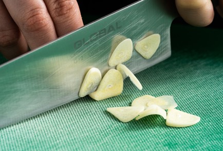 Фото шага рецепта Быстрый рецепт скумбрии в духовке 140919 шаг 3  