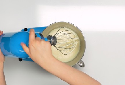 Фото шага рецепта Быстрый Сметанник 41497 шаг 2  