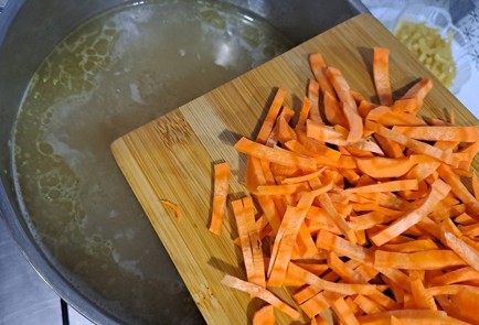 Фото шага рецепта Быстрый суп на курином бульоне 189510 шаг 7  