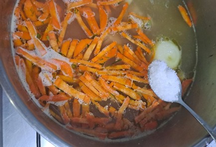 Фото шага рецепта Быстрый суп на курином бульоне 189510 шаг 9  