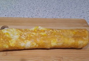 Фото шага рецепта Витаминный салат с яйцами зеленью и сметаной 189209 шаг 5  