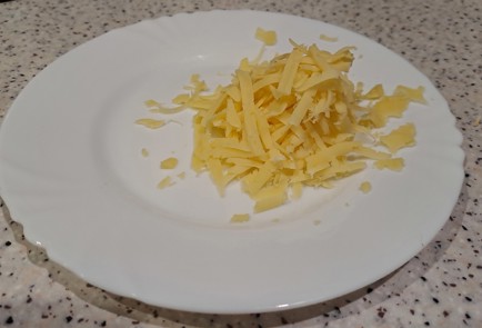 Фото шага рецепта Быстрый завтрак из лаваша яиц зелени и твердого сыра 188029 шаг 7