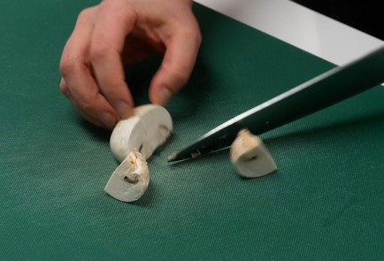 Фото шага рецепта Царские блины с курицей и грибами 140583 шаг 5  