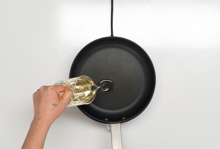 Фото шага рецепта Царские блины с курицей и грибами 140583 шаг 6  