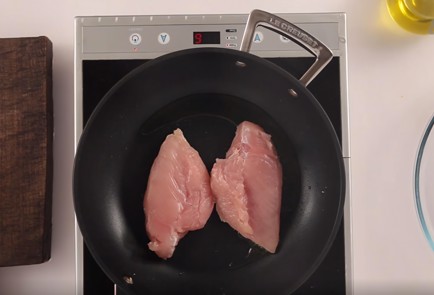 Фото шага рецепта Цезарь с курицей 57325 шаг 2  