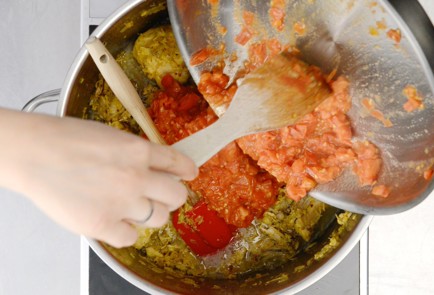 Фото шага рецепта Чахохбили с курицей и картофелем 17444 шаг 4  