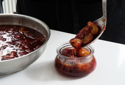 Фото шага рецепта Чатни из слив 151097 шаг 7  