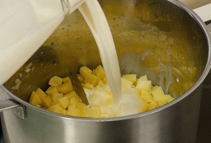 Фото шага рецепта Суп из морепродуктов чаудер 93301 шаг 8  