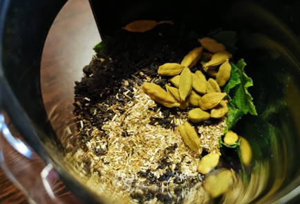 Фото шага рецепта Чай из крапивы 189458 шаг 6  