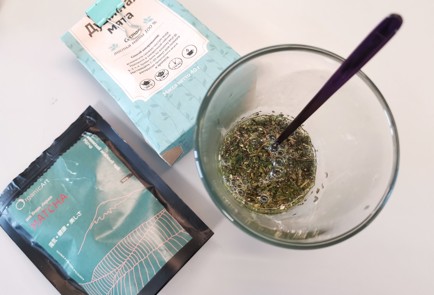 Фото шага рецепта Чай с базиликом и зверобоем 140733 шаг 6  