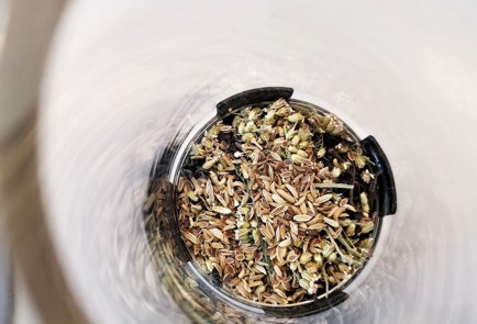 Фото шага рецепта Чай с боярышником и лемонграссом 140685 шаг 4  