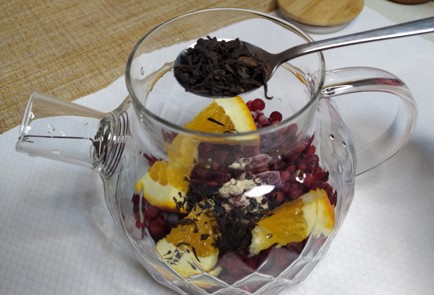 Фото шага рецепта Чай с брусникой 190508 шаг 7  