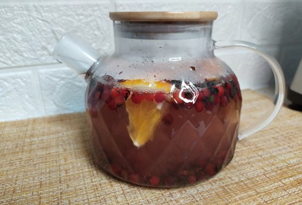 Фото шага рецепта Чай с брусникой 190508 шаг 8  