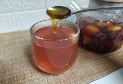 Фото шага рецепта Чай с брусникой 190508 шаг 9  