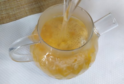 Фото шага рецепта Чай с облепихой и грушей 190764 шаг 7  