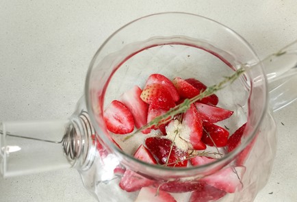 Фото шага рецепта Чай с шиповником 191612 шаг 7  