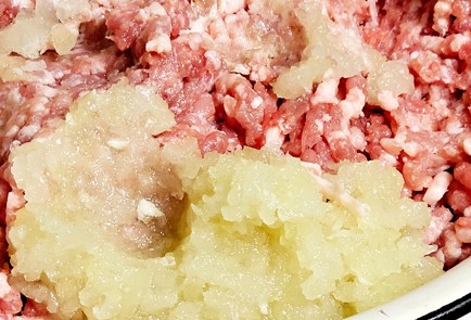 Фото шага рецепта Чебуреки домашние с бараниной 190697 шаг 4  